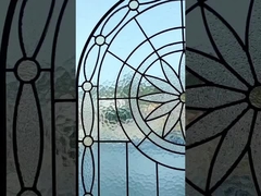 شیشه چرخی دایره ای پنجره های شیشه ای رنگارنگ سنتی